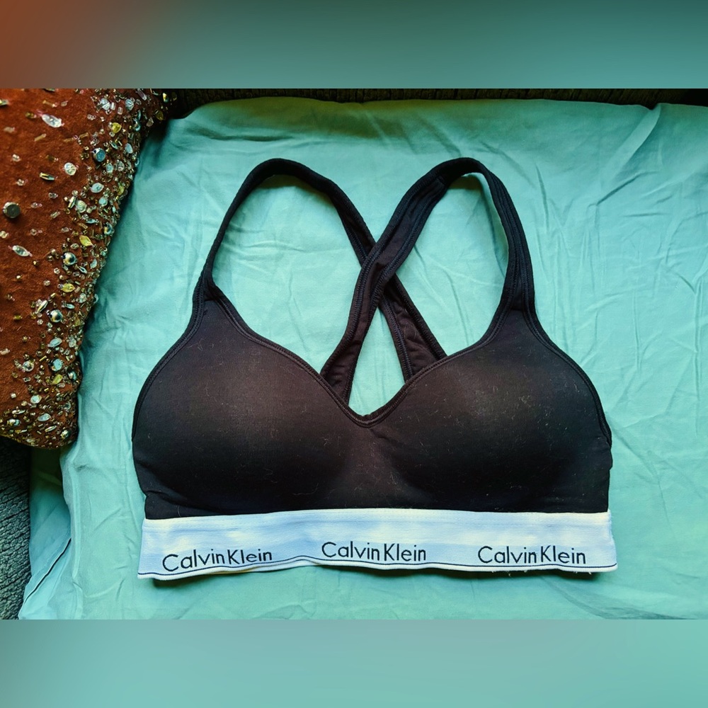 Calvin Klein Black and White Sports Bra Womens Medium fits like a small